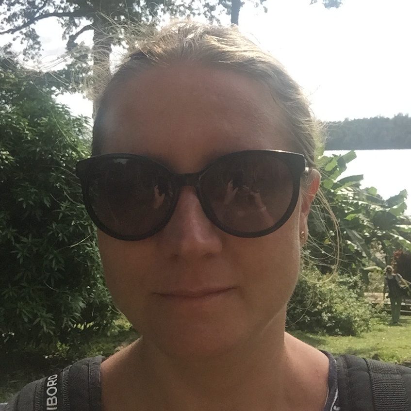 Laure de Lestapis oversees the administrative and financial management of Chamax Marine Services.